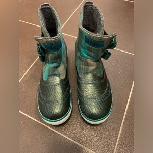 UGG MARAIS WOMEN Green BOOT S/N 1001797 Wool Lined Size 8